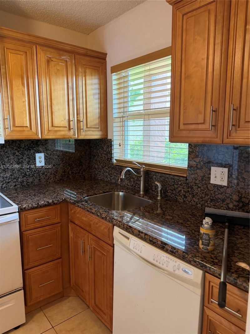 2741 N Pine Island Rd, Unit 109, Sunrise, FL 33322 Photo
