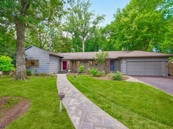 621 Mountain Dr, South Orange, NJ 07079