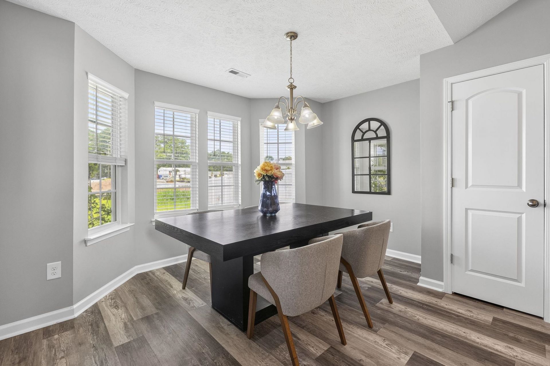 236 Leste Rd.  Photo 8