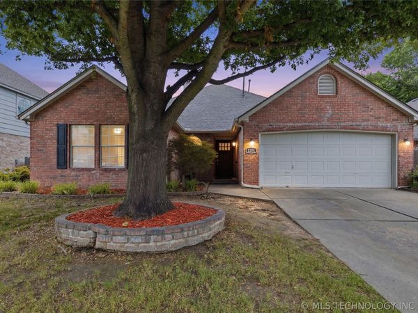 1501 N Umbrella Avenue , Broken Arrow, OK 74012