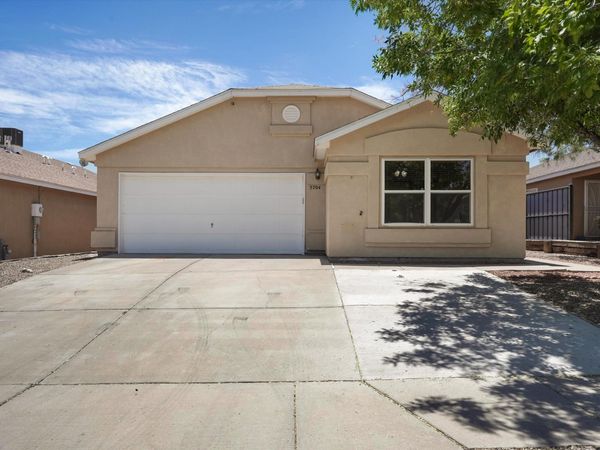 5704 Mesa Ridge Road NW, Albuquerque, NM 87114