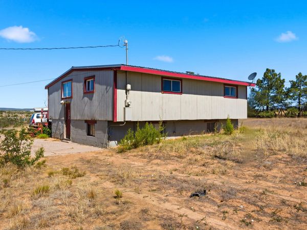 50 Cottonwood Road, Edgewood, NM 87015