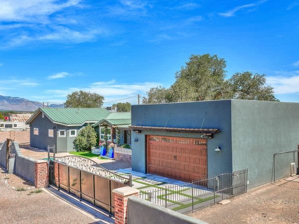 412 El Pueblo Road NW, Los Ranchos, NM 87114