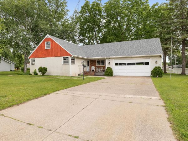 515 6th Street SE, Little Falls, MN 56345