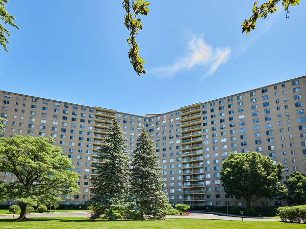 7061 N Kedzie Avenue , Unit 913, Chicago, IL 60645