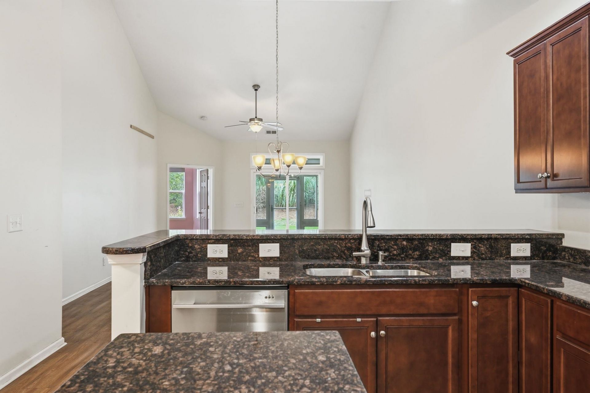 2015 Lely Dr.  Photo 13