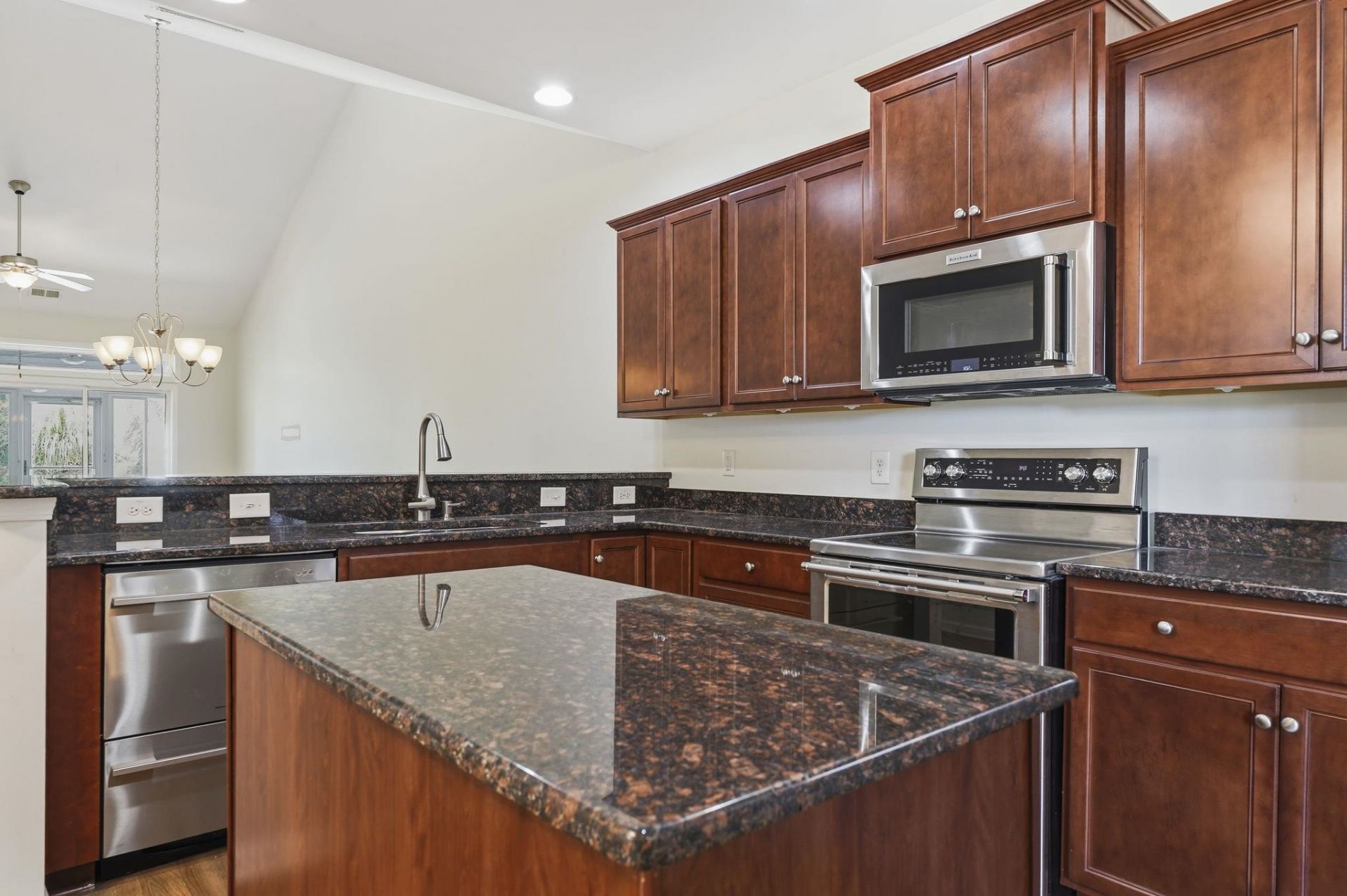 2015 Lely Dr.  Photo 16