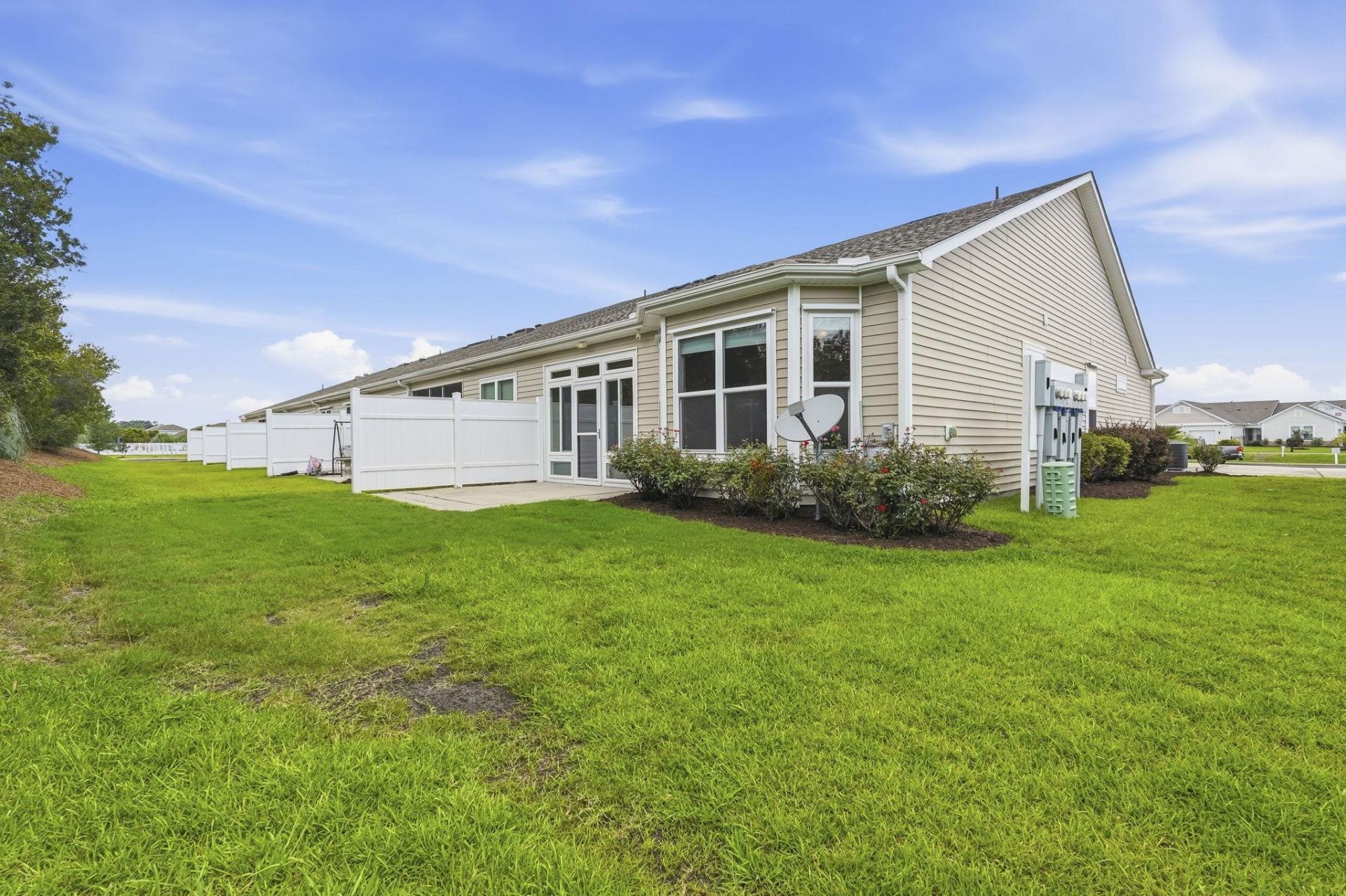 2015 Lely Dr.  Photo 38