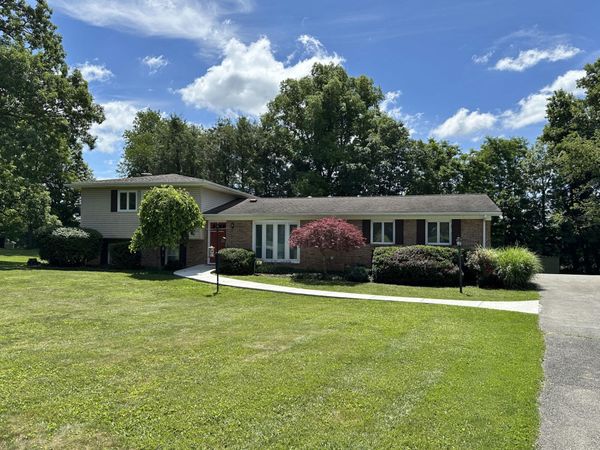 170 Mayapple Trl, Lewisburg, WV 24901