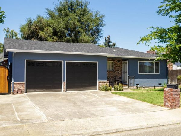 30 Willow Glen Ave, Oakdale, CA 95361