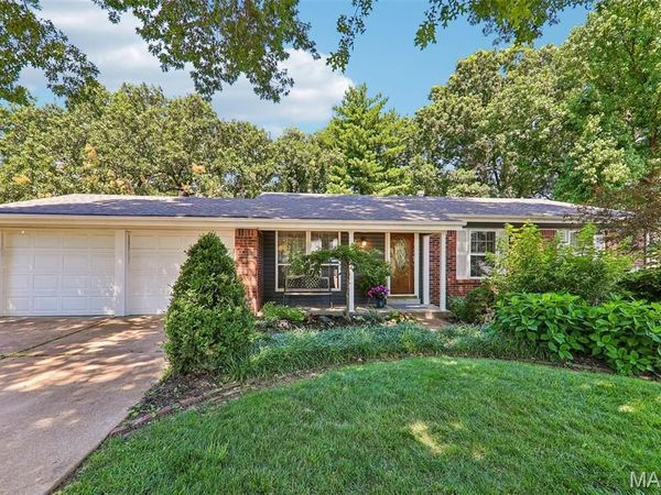 995 Century Oaks Drive , Manchester, MO 63021
