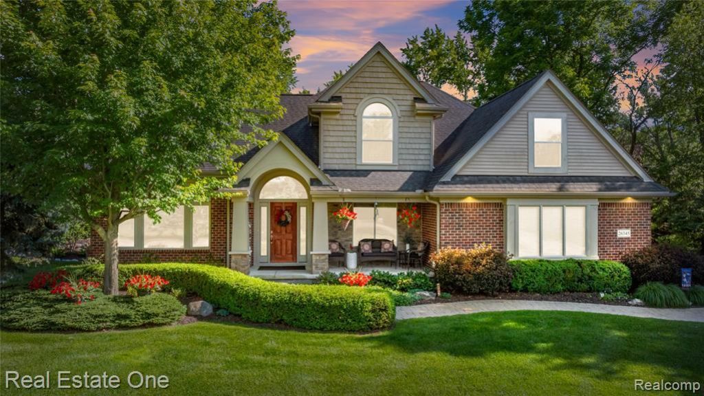 26345 Pillsbury Street, Farmington Hills, MI 48334 Main Photo