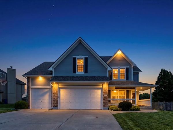 808 SW 33rd Street, Lee's Summit, MO 64082