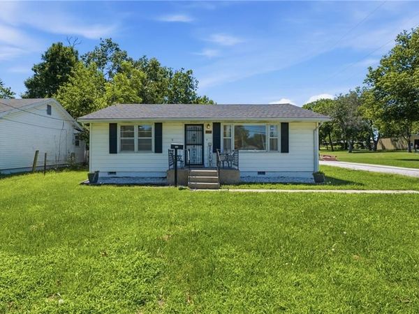 300 S High Street, Butler, MO 64730