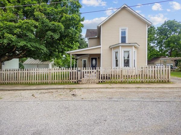 37 College Street, Alexandria, OH 43001