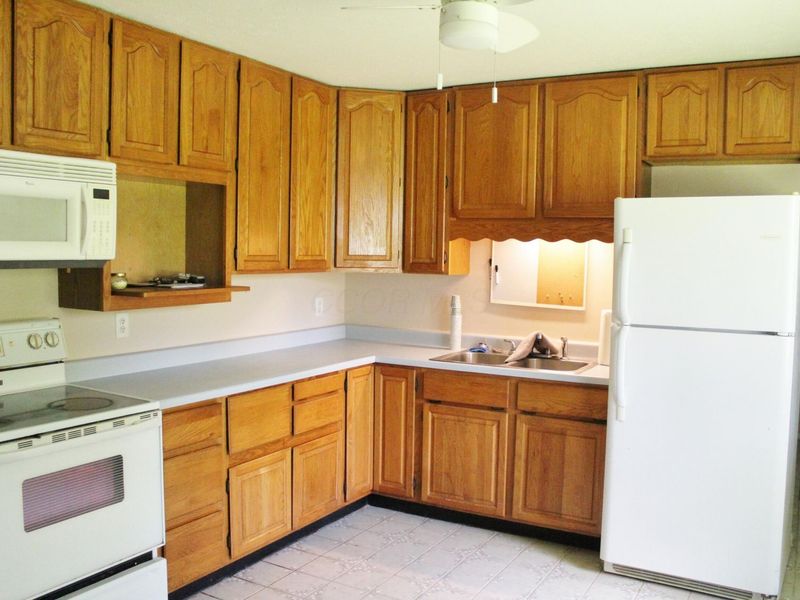 3215 Nantucket Street , Springfield, OH 45503 Photo 3