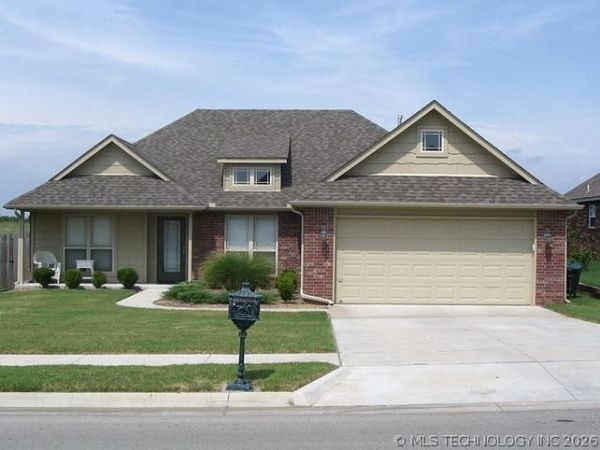10005 E 101st Street North , Owasso, OK 74055