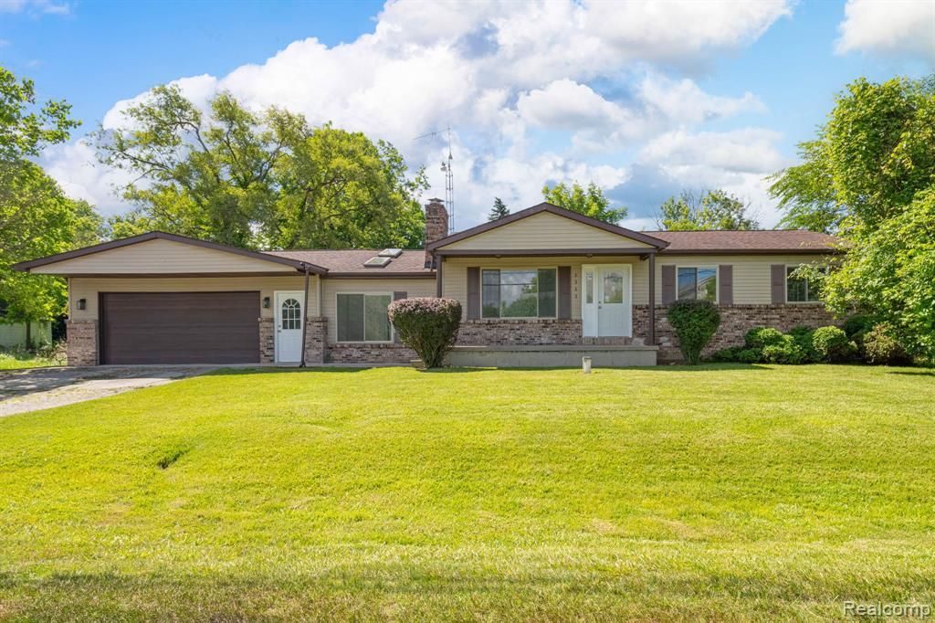 3353 Augusta Street, Flint, MI 48532 Main Photo