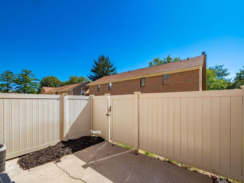 7950 Trellage Court, Unit 7, Powell, OH 43065 Photo 31