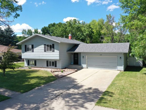 1115 NE 15th Avenue, Aberdeen, SD 57401