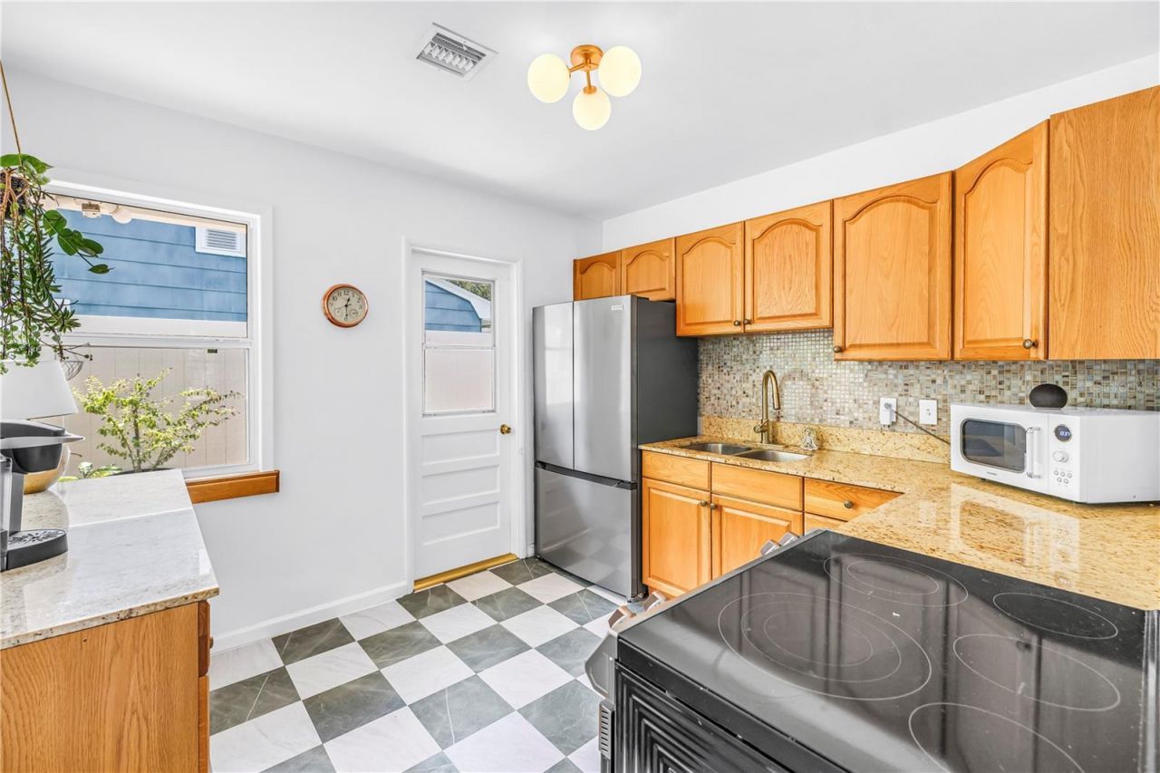 798 45th Avenue N, Saint Petersburg, FL 33703 Photo
