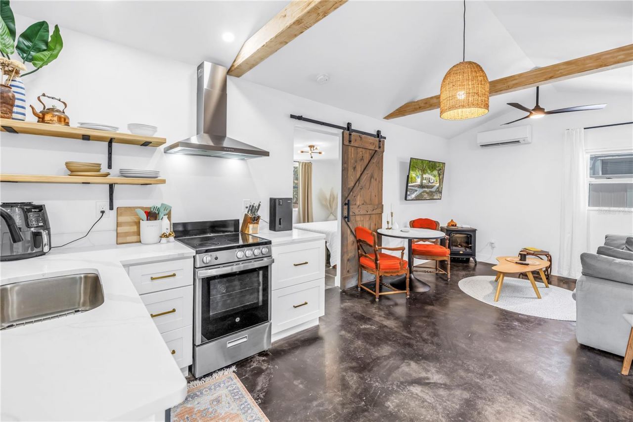 798 45th Avenue N, Saint Petersburg, FL 33703 Photo