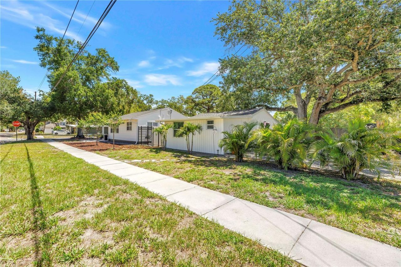 798 45th Avenue N, Saint Petersburg, FL 33703 Photo