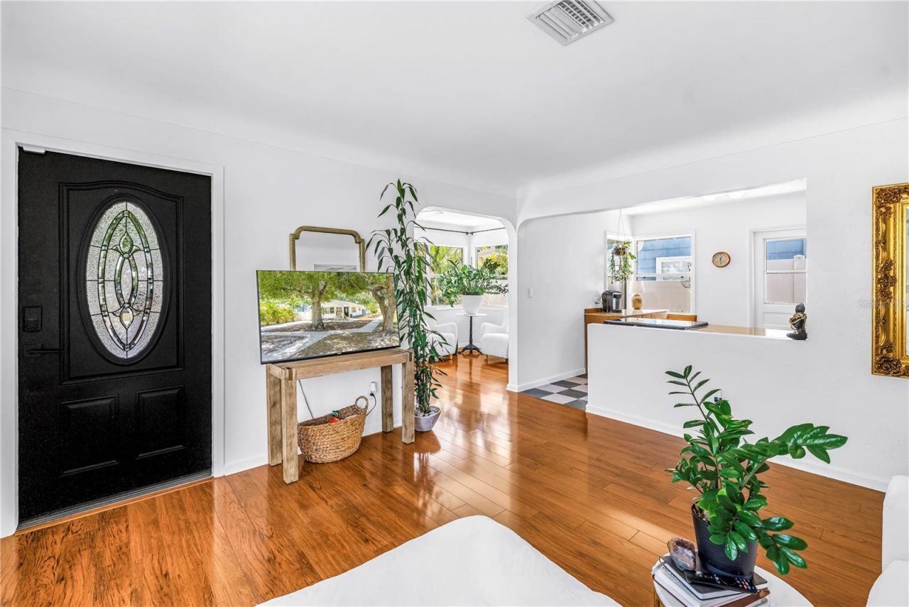 798 45th Avenue N, Saint Petersburg, FL 33703 Photo
