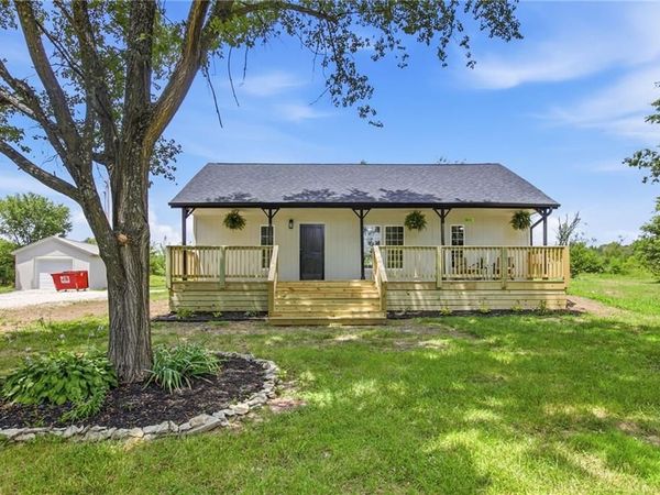 36 SW 1421st Road, Holden, MO 64040