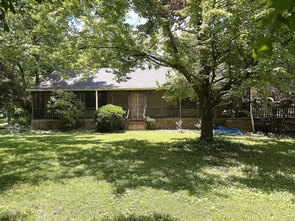 145 Crenshaw Rd , Bethpage, TN 37022