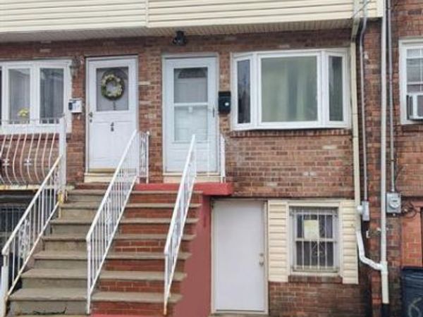 8 Van Nostrand Avenue, JERSEY CITY, NJ 07305