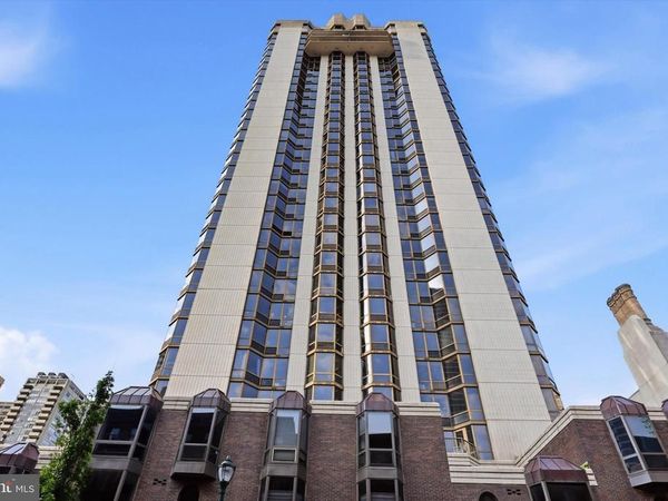 2018 32 WALNUT STREET, Unit 23J, PHILADELPHIA, PA 19103