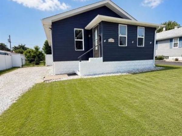 229 W Thomas Street, Roxana, IL 62084