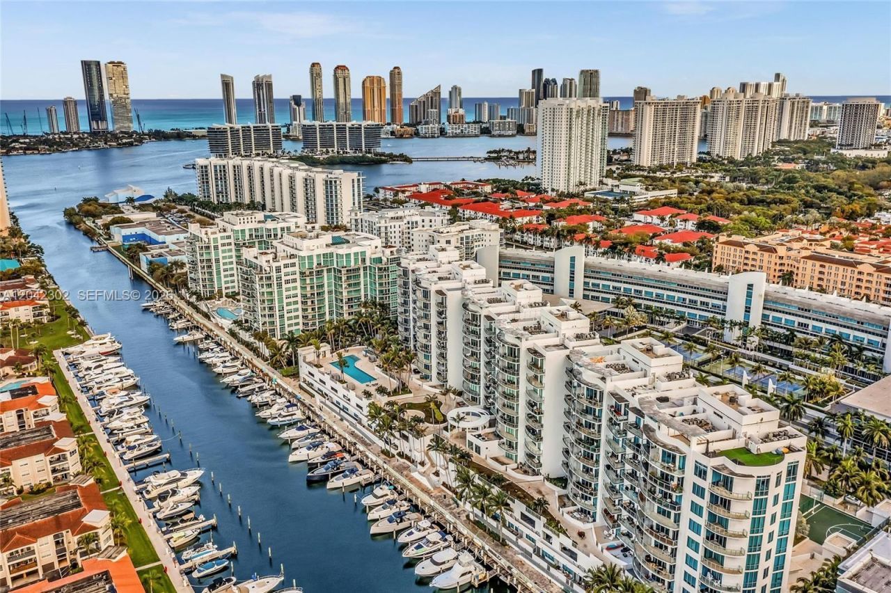 3029 NE 188th St , Unit 822, Aventura, FL 33180 Photo