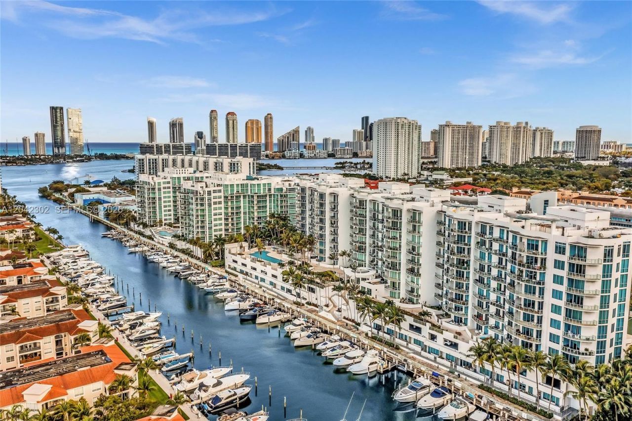 3029 NE 188th St , Unit 822, Aventura, FL 33180 Photo