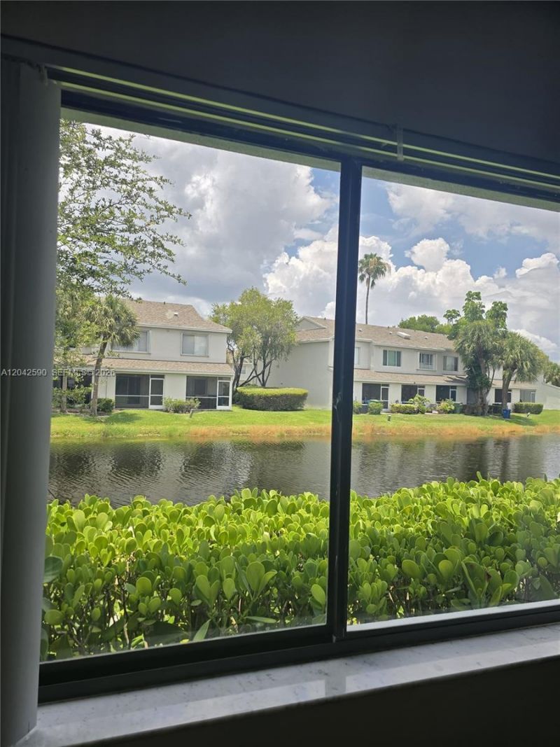 16581 Blatt Blvd, Unit 104, Weston, FL 33326 Photo