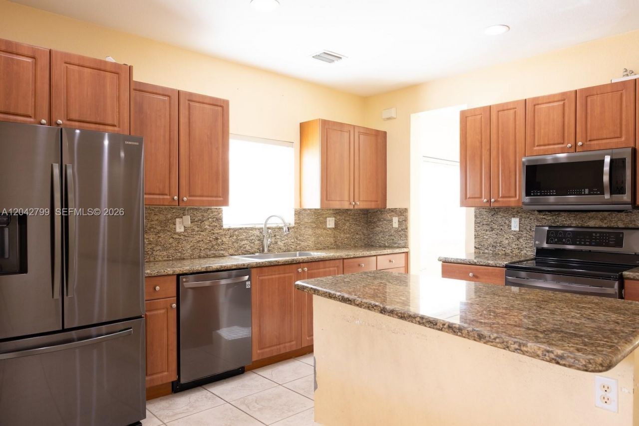 10763 SW 229th St, Miami, FL 33170 Photo