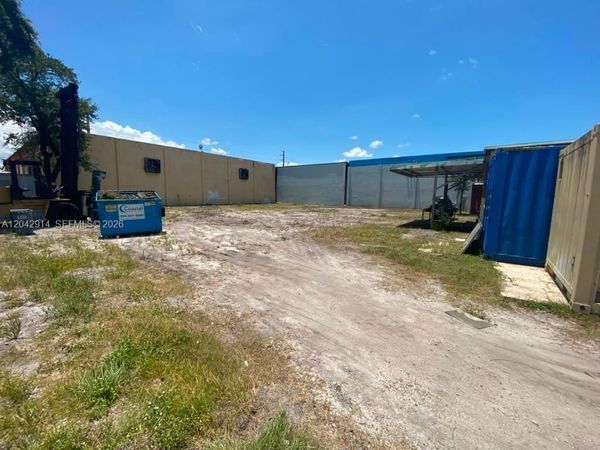 3367 NW 68th St , Miami, FL 33147