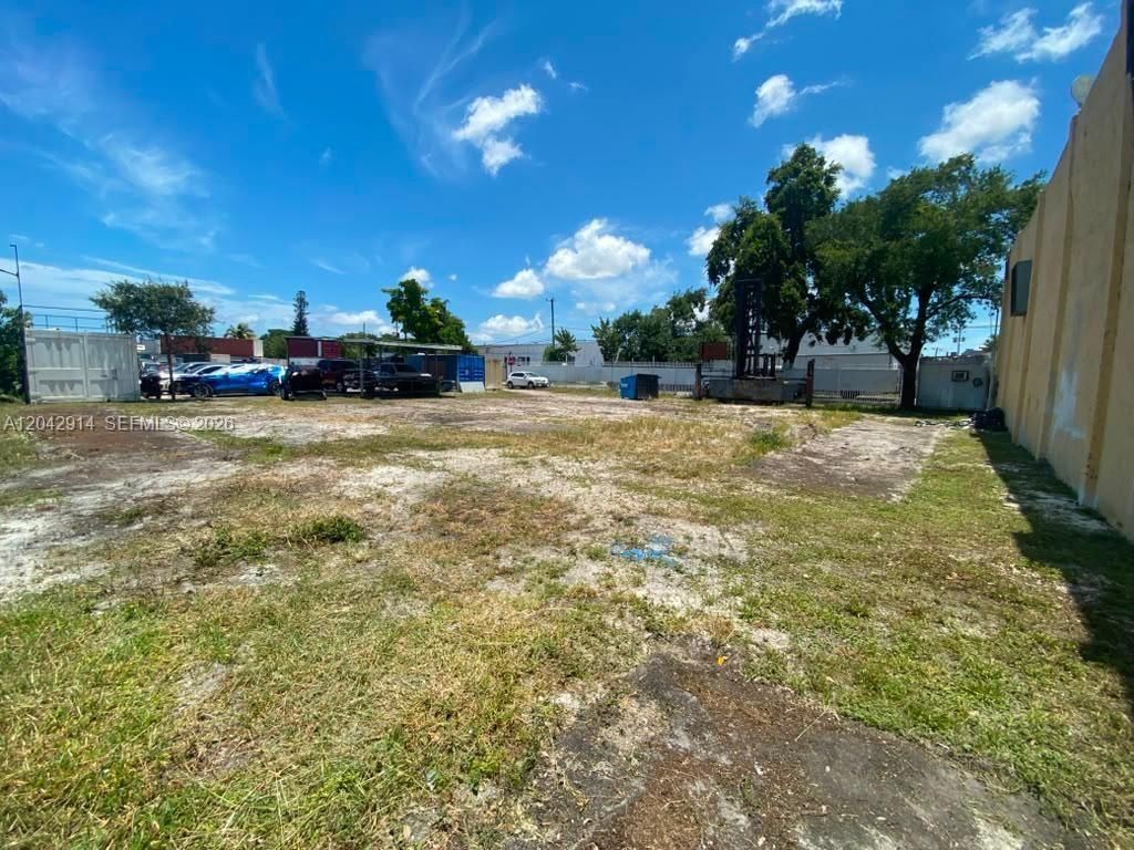 3367 NW 68th St , Miami, FL 33147 Photo