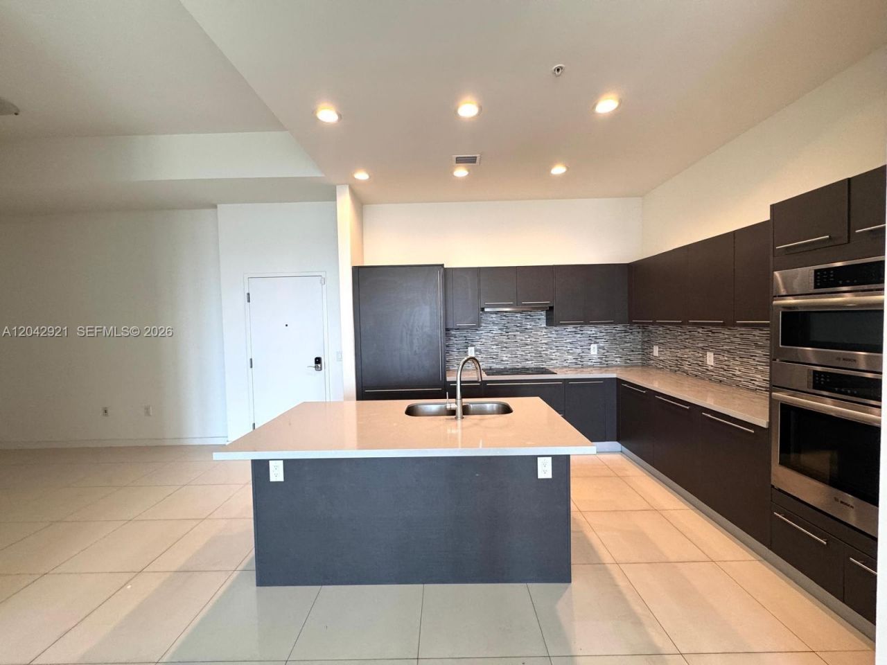 7825 NW 107th Ave, Unit 706, Doral, FL 33178 Photo