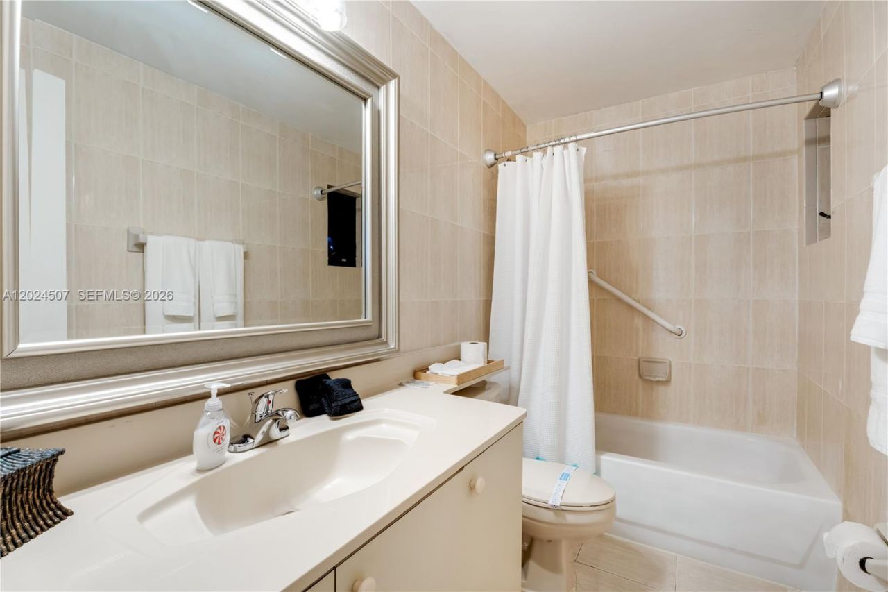 2225 NW 170th Ter , Miami Gardens, FL 33056 Photo