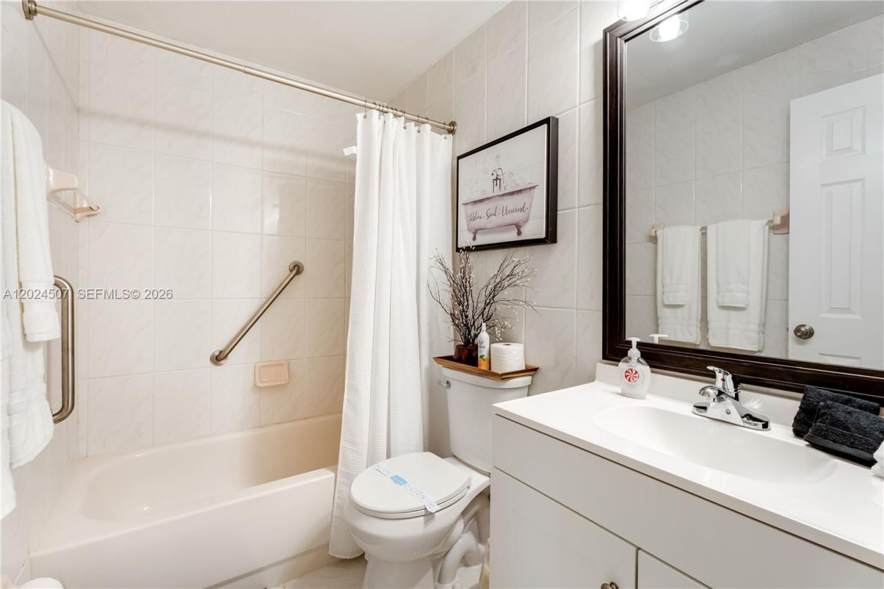 2225 NW 170th Ter , Miami Gardens, FL 33056 Photo