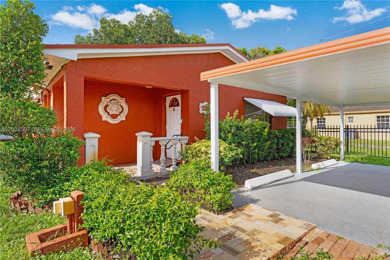 2225 NW 170th Ter , Miami Gardens, FL 33056 Photo