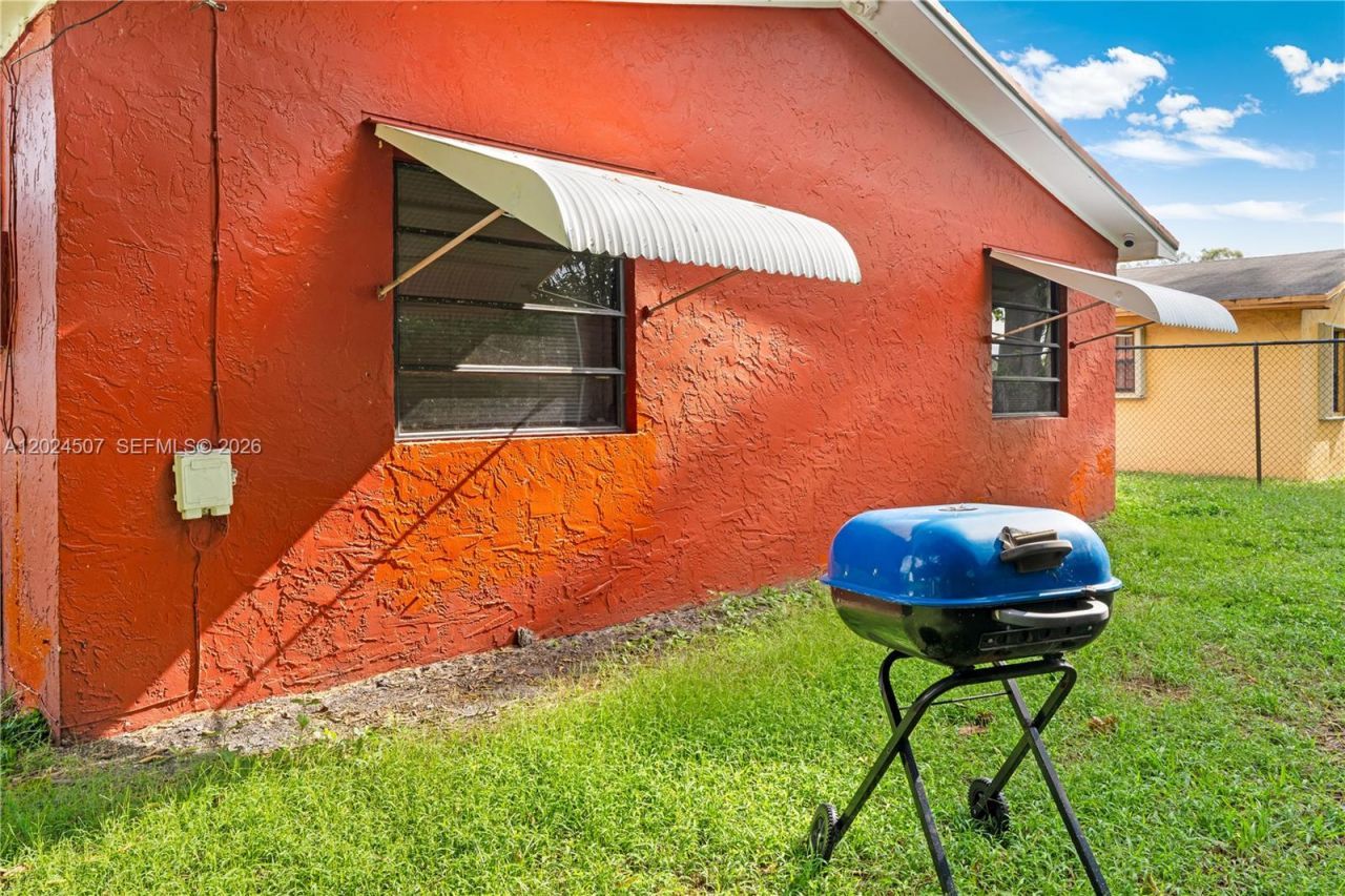 2225 NW 170th Ter , Miami Gardens, FL 33056 Photo