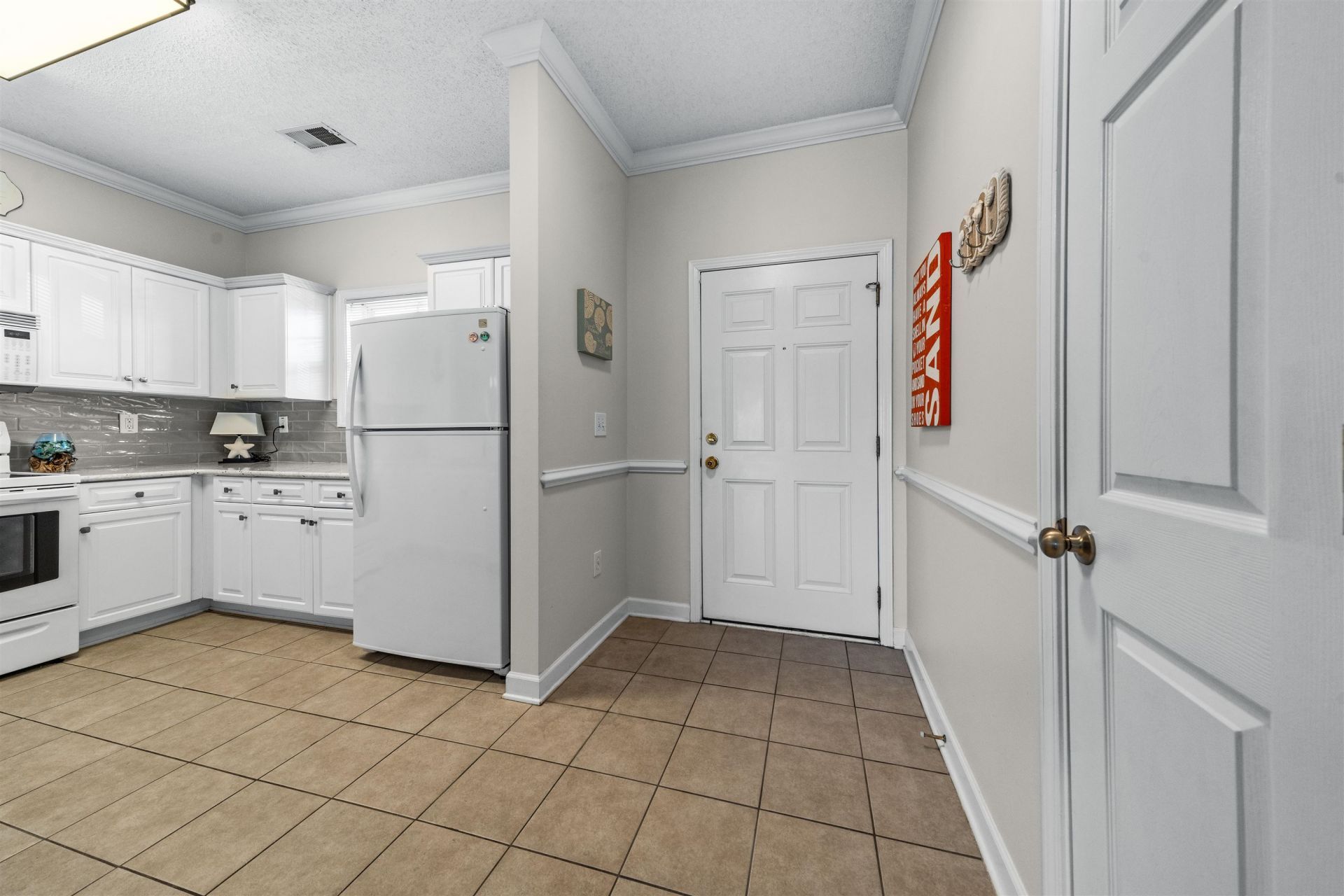 500 Wickham Dr.  Photo 9