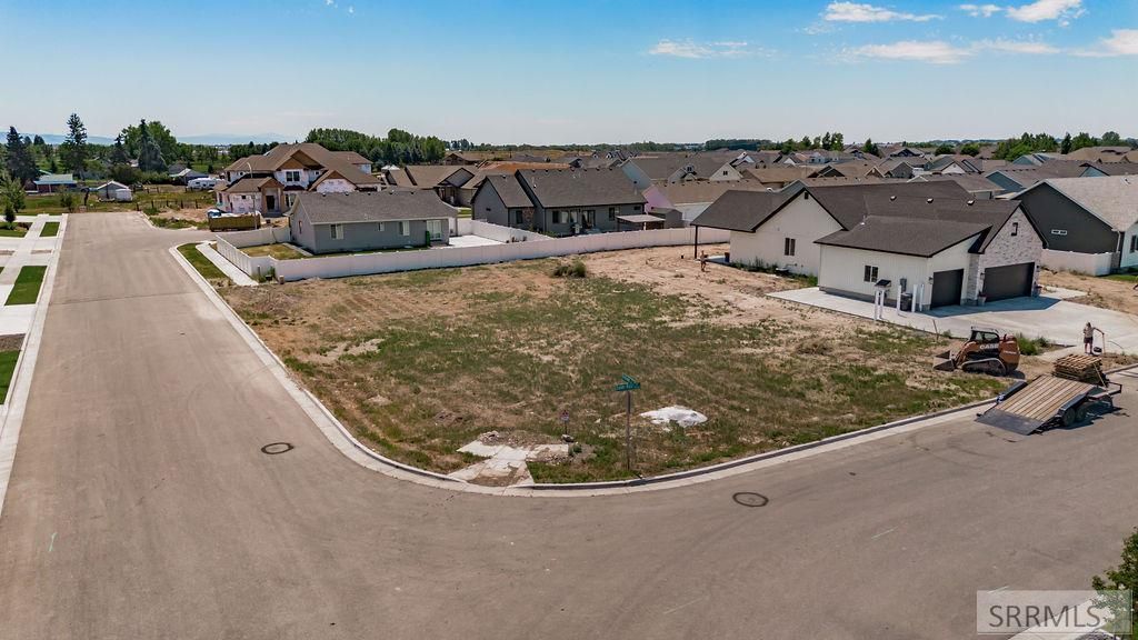 444 Saddle Rock Lane, Idaho Falls, ID 83401 Main Photo