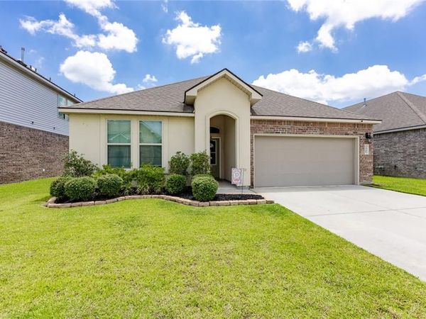 7546 SCARLET OAK Drive, Gonzales, LA 70737