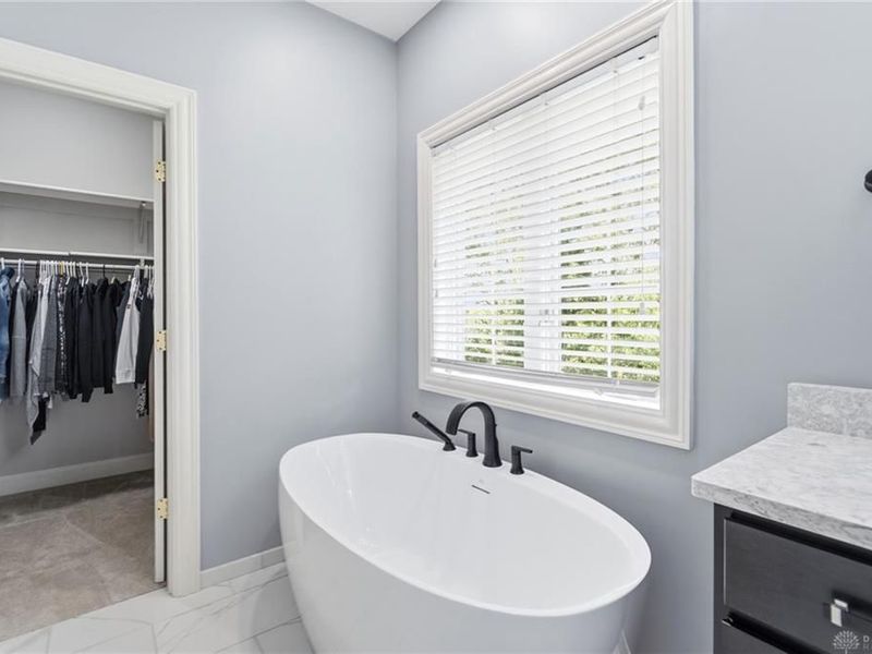 654 Beechwood Drive, Tipp City, OH 45371 Photo 33