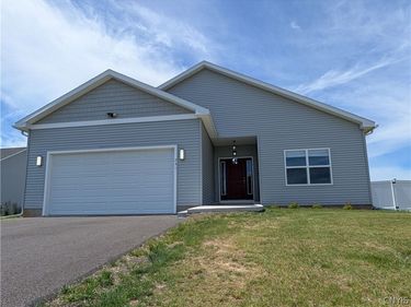 241 Bloomfield Street , Baldwinsville, NY 13027