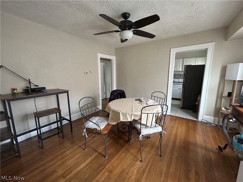10323 Linnet Avenue, Cleveland, OH 44111 Photo 4